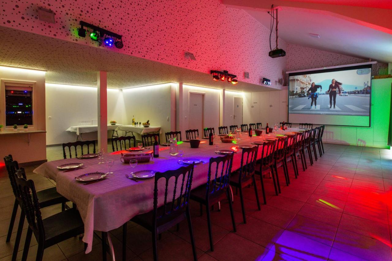 L'Epinette - Gite De Groupe Et Salle De Reception Allevard Extérieur photo